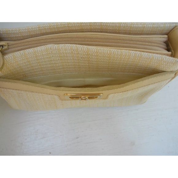 Vintage Etienne Aigner crossbody bag in classic tan with woven texture - Picture 4 of 5